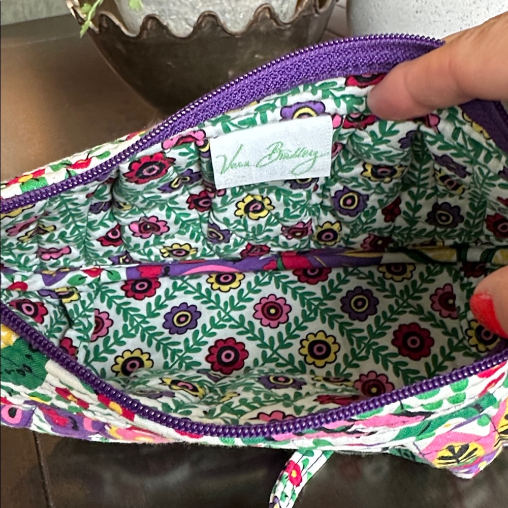 Vera Bradley Frankie cross body Viva La Vera pattern like new - Picture 4 of 4